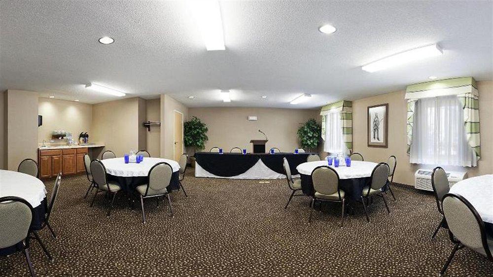 Holiday Inn Express Warrenton By Ihg Exterior foto