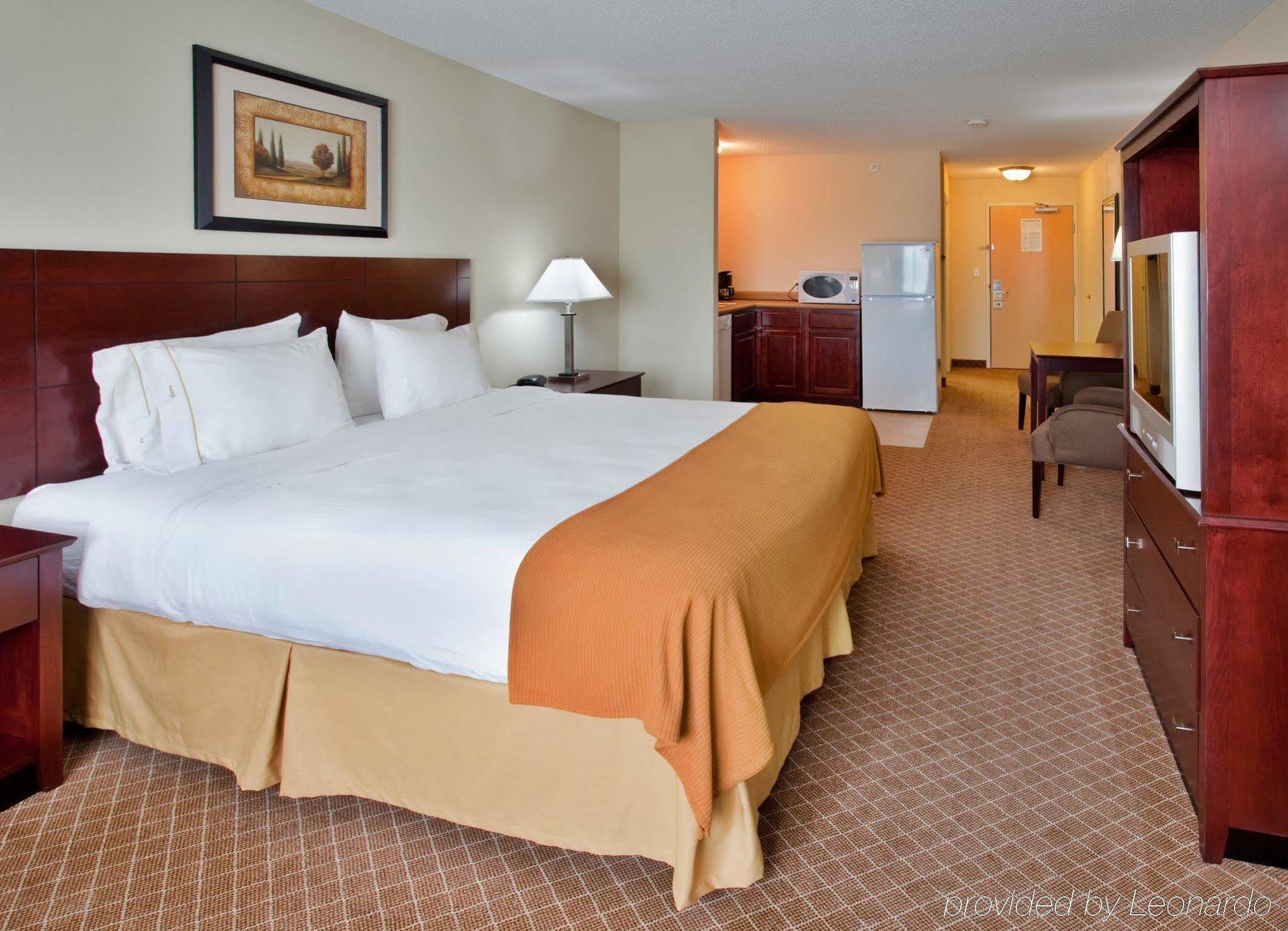 Holiday Inn Express Warrenton By Ihg Exterior foto