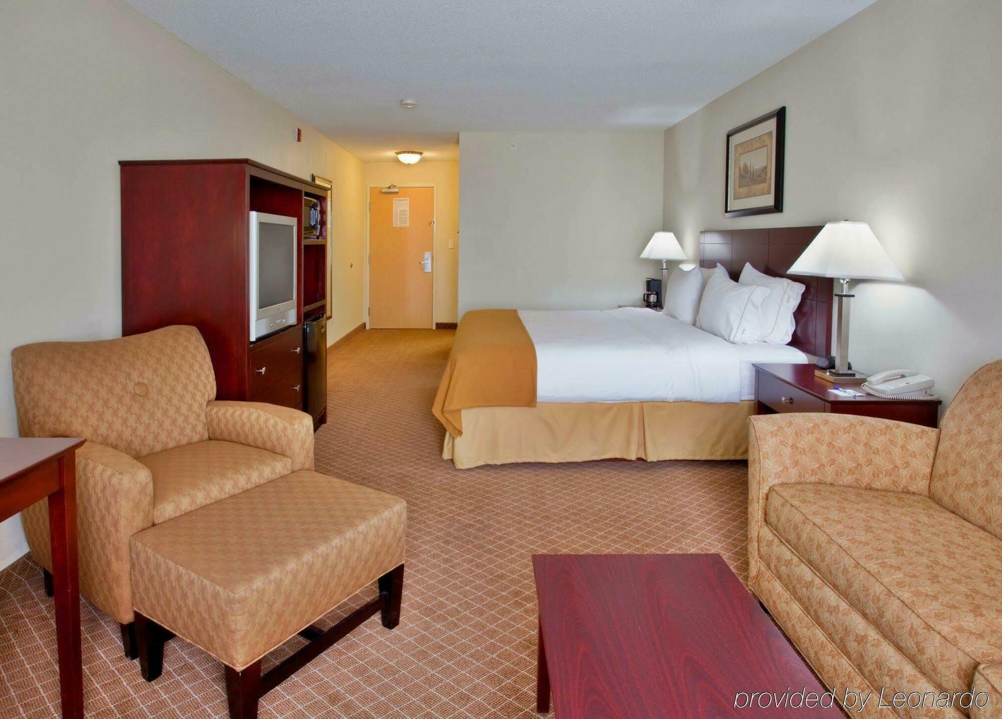Holiday Inn Express Warrenton By Ihg Exterior foto