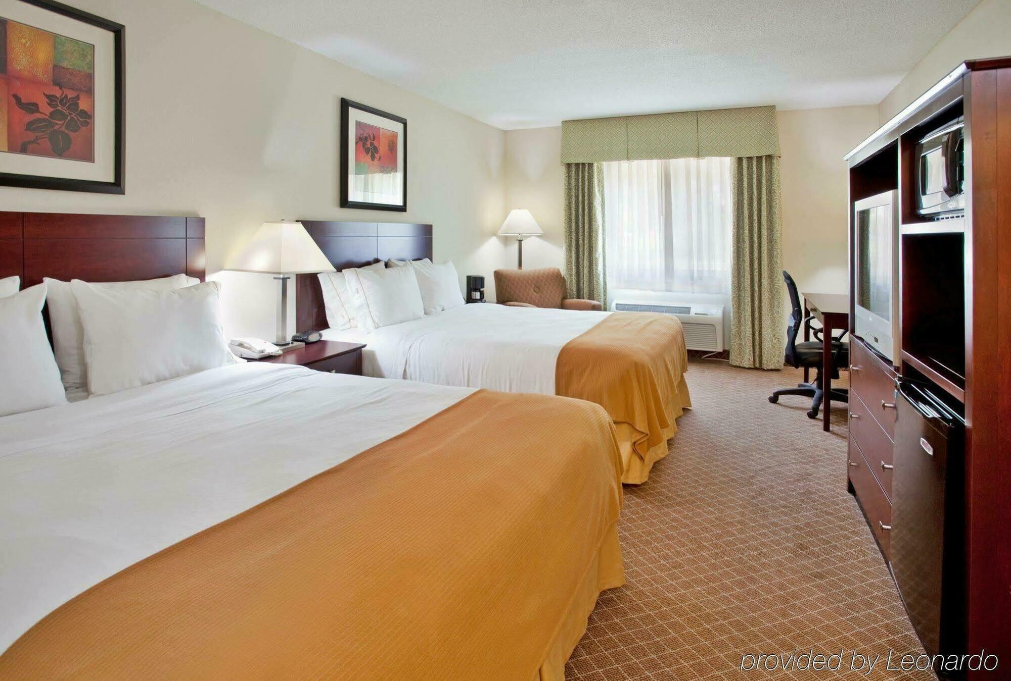 Holiday Inn Express Warrenton By Ihg Exterior foto